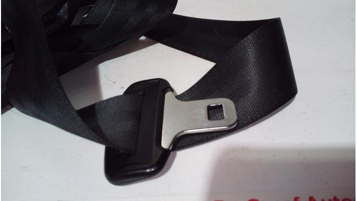 Front seatbelt, right from a Kia Picanto (TA) 1.2 16V 2014