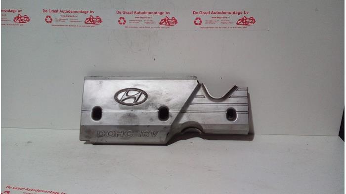 Usados Cobertor motor Hyundai Accent 1.4i 16V Precio € 20,00 Norma de margen ofrecido por de Graaf autodemontage B.V.