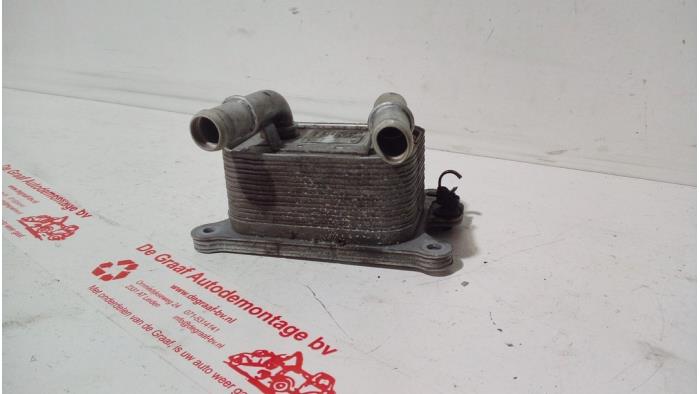 Oil cooler from a Renault Clio IV (5R) 0.9 Energy TCE 90 12V 2014