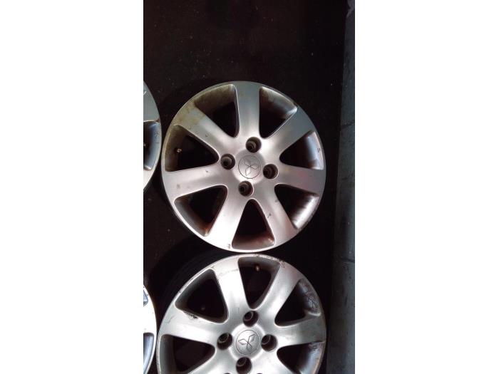 Set of sports wheels from a Mitsubishi Colt (Z2/Z3) 1.5 16V CZ3 2004