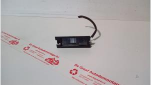 Używane Oswietlenie tablicy rejestracyjnej Mitsubishi Colt (Z2/Z3) 1.5 16V Cena € 12,50 Procedura marży oferowane przez de Graaf autodemontage B.V.