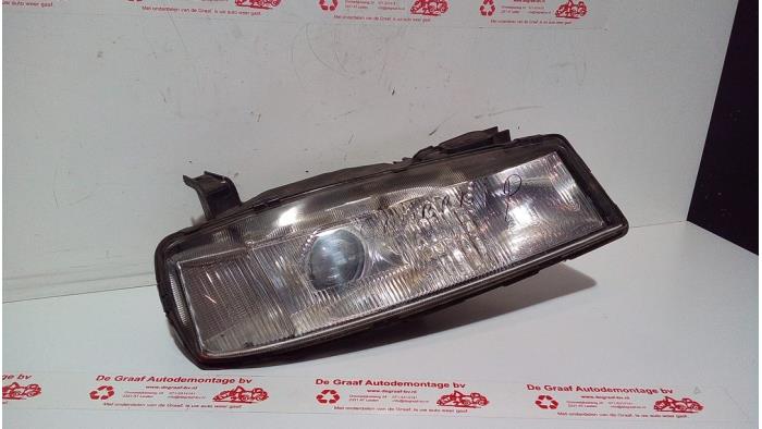 Używane Reflektor prawy Opel Calibra Cena € 40,00 Procedura marży oferowane przez de Graaf autodemontage B.V.