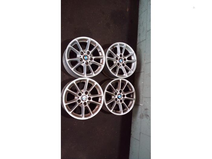 Set of sports wheels from a BMW 5 serie (E39)  2002