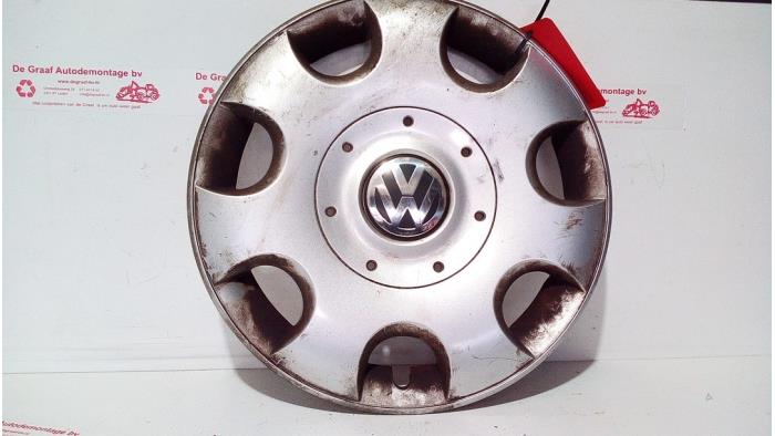 Radkappe van een Volkswagen Touran (1T1/T2)  2009