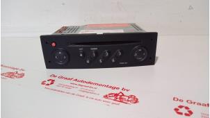 Used Radio CD player Renault Megane II (BM/CM) 1.6 16V Price € 60,00 Margin scheme offered by de Graaf autodemontage B.V.