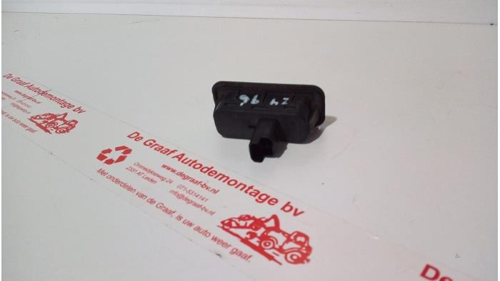 Tailgate switch from a Renault Megane II (BM/CM) 1.6 16V 2003