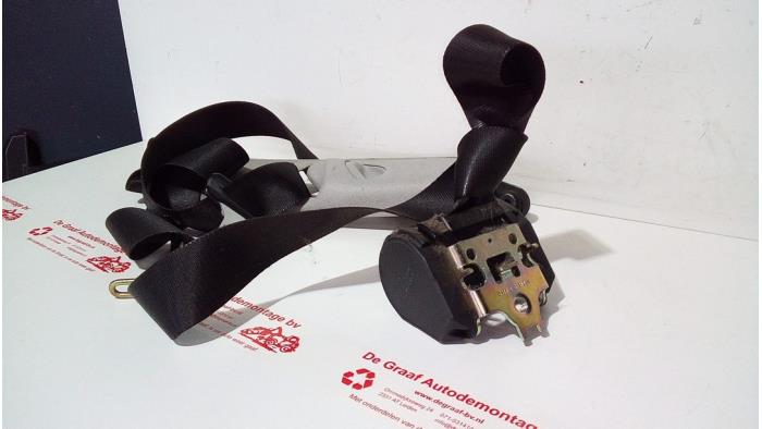 Front seatbelt, left from a Ford Focus 1 Wagon 1.6 16V 2004