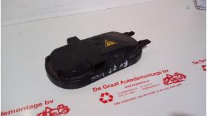 Usagé Afdekkap koplamp rechts Audi TT (8N3) Prix € 20,00 Règlement à la marge proposé par de Graaf autodemontage B.V.