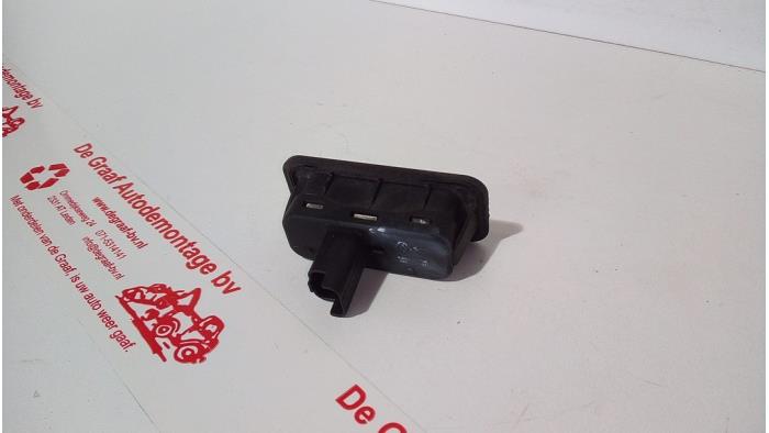 Tailgate switch from a Renault Megane II (BM/CM) 1.6 16V 2005