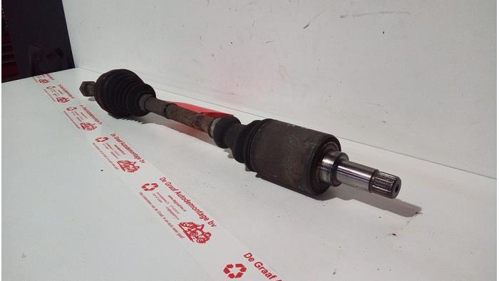 Front drive shaft, left from a Citroën Saxo 1.1i X,SX 2001