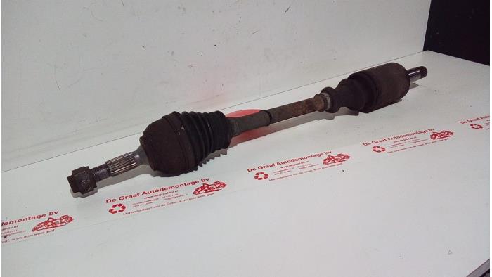Front drive shaft, left from a Citroën Saxo 1.1i X,SX 2001