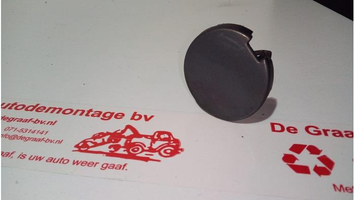 Rear towing eye cover from a Volkswagen Touran (1T1/T2) 1.6 FSI 16V 2003