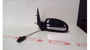 Used Wing mirror, right Ford Focus 1 1.6 16V Price € 25,00 Margin scheme offered by de Graaf autodemontage B.V.