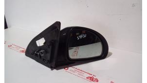 Used Wing mirror, right Kia Cee'd (EDB5) 1.6 CVVT 16V Price € 40,00 Margin scheme offered by de Graaf autodemontage B.V.