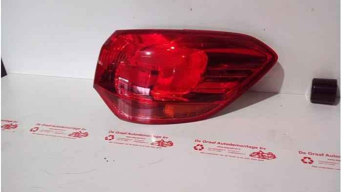 Taillight, right from a Opel Astra J Sports Tourer (PD8/PE8/PF8) 1.7 CDTi 16V 2014