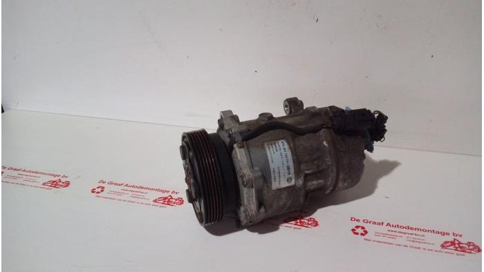 Usagé Pompe clim Volkswagen Golf IV (1J1) 1.6 Prix € 65,00 Règlement à la marge proposé par de Graaf autodemontage B.V.