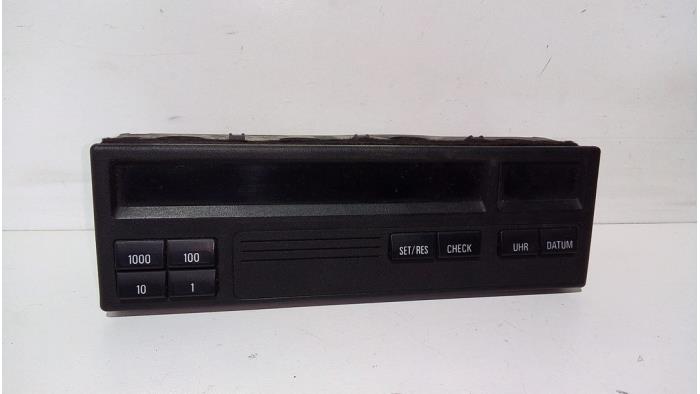 Begagnade Innerdisplay BMW 3-Serie Pris € 20,00 Marginaltabell erbjuds av de Graaf autodemontage B.V.