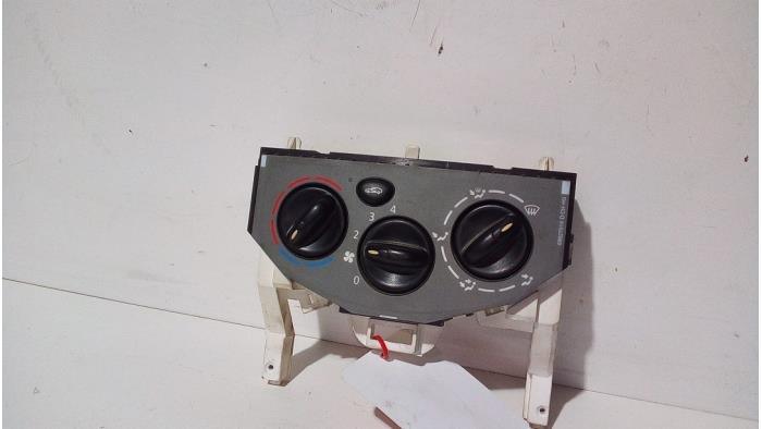 Heater control panel from a Nissan Primastar 2.0 dCi 90 2007
