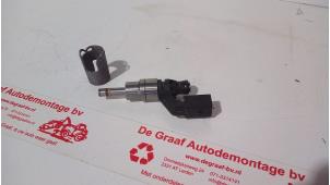 Usagé Injecteur (injection essence) Volkswagen Touran (1T1/T2) 1.6 FSI 16V Prix € 25,00 Règlement à la marge proposé par de Graaf autodemontage B.V.