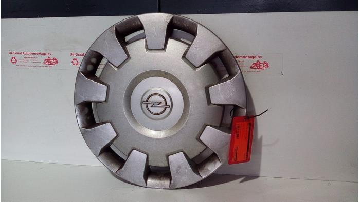 Używane Kolpak Opel Vectra C 1.8 16V Cena € 12,50 Procedura marży oferowane przez de Graaf autodemontage B.V.