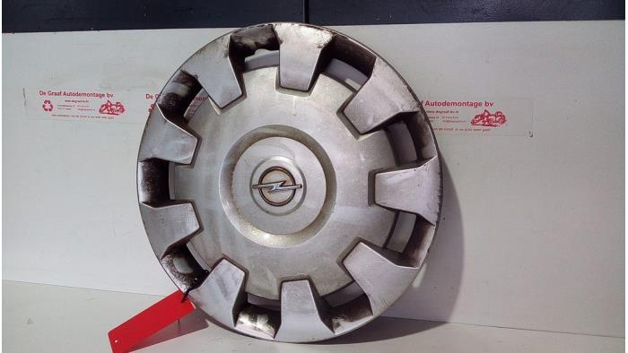 Używane Kolpak Opel Vectra C 1.8 16V Cena € 7,50 Procedura marży oferowane przez de Graaf autodemontage B.V.