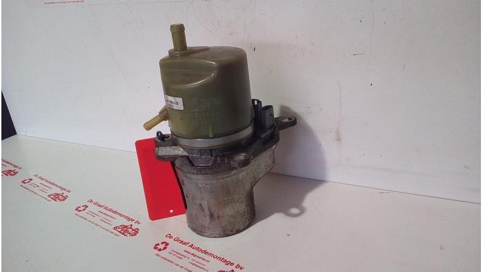 Power steering pump from a Volvo V50 (MW) 2.4 20V 2005