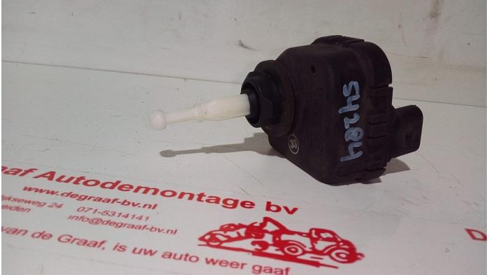 Używane Silnik reflektora Daewoo Espero 1.8 CD Cena € 15,00 Procedura marży oferowane przez de Graaf autodemontage B.V.
