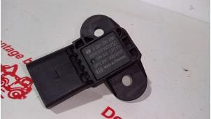 MAP-sensor (insugsrör) från en Volkswagen Transporter T5 2.0 TDI DRF 2011