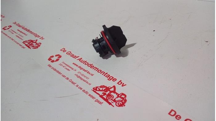 Używane Oprawa reflektora Audi A4 Avant (B7) Cena € 10,00 Procedura marży oferowane przez de Graaf autodemontage B.V.