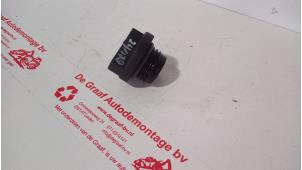 Ölkappe van een Fiat 500 (312) 1.2 2008