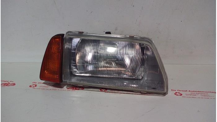 Używane Reflektor prawy Fiat Cinquecento 0.9 i.e. S Cena € 25,00 Procedura marży oferowane przez de Graaf autodemontage B.V.