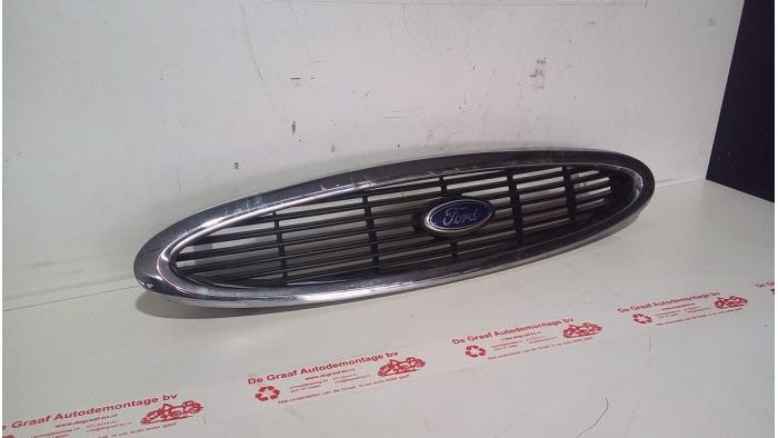 Używane Grill Ford Mondeo II 1.8i 16V Cena € 25,00 Procedura marży oferowane przez de Graaf autodemontage B.V.