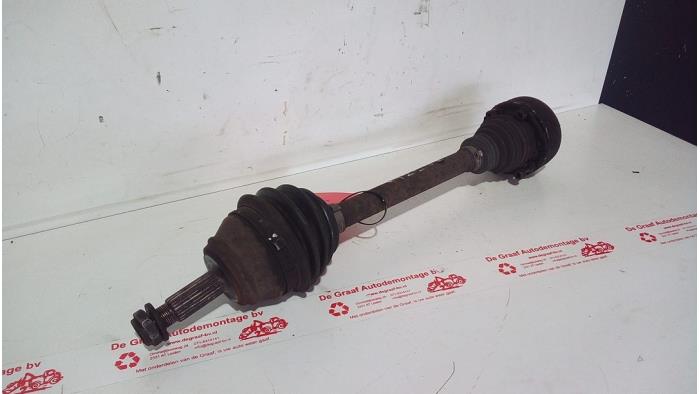 Usagé Cardan gauche (transmission) Volkswagen Golf III Cabrio (1E) 1.8,Avantgarde Prix € 30,00 Règlement à la marge proposé par de Graaf autodemontage B.V.
