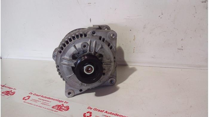 Usagé Dynamo Volvo 850 2.5i GLE 10V Prix € 85,00 Règlement à la marge proposé par de Graaf autodemontage B.V.