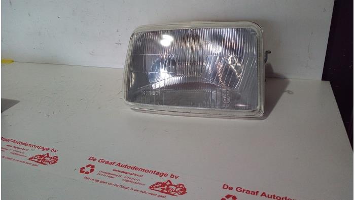 Używane Reflektor prawy Renault 5 (R12/R13/R82) Cena € 30,00 Procedura marży oferowane przez de Graaf autodemontage B.V.