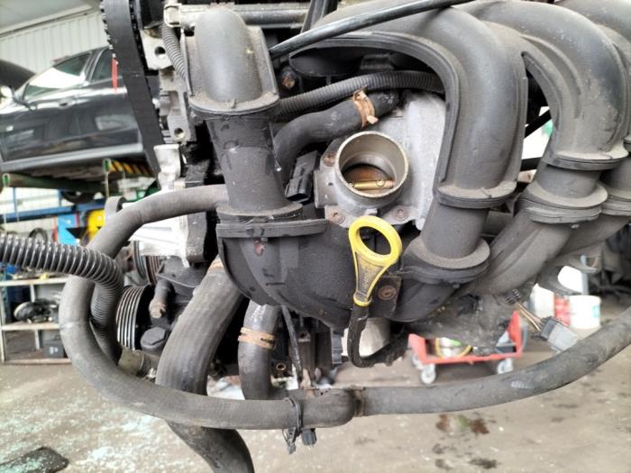 Motor van een Ford Fusion 1.4 16V 2003