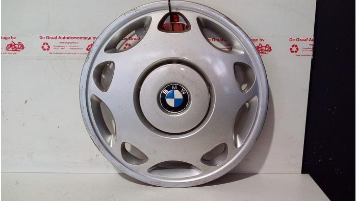 Używane Kolpak BMW 3 serie (E36/4) Cena € 10,00 Procedura marży oferowane przez de Graaf autodemontage B.V.