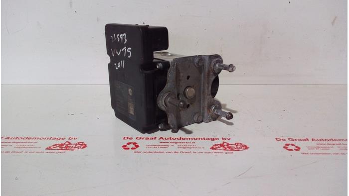 Used ABS pump Volkswagen Transporter T5 2.0 TDI DRF Price € 125,00 Margin scheme offered by de Graaf autodemontage B.V.