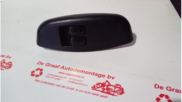 Usados Interruptor combinado de ventanillas Chevrolet Kalos (SF48) 1.4 Precio € 20,00 Norma de margen ofrecido por de Graaf autodemontage B.V.