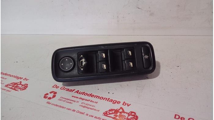 Usados Interruptor combinado de ventanillas Citroen C8 (EA/EB) 2.2 HDi 16V Precio € 40,00 Norma de margen ofrecido por de Graaf autodemontage B.V.