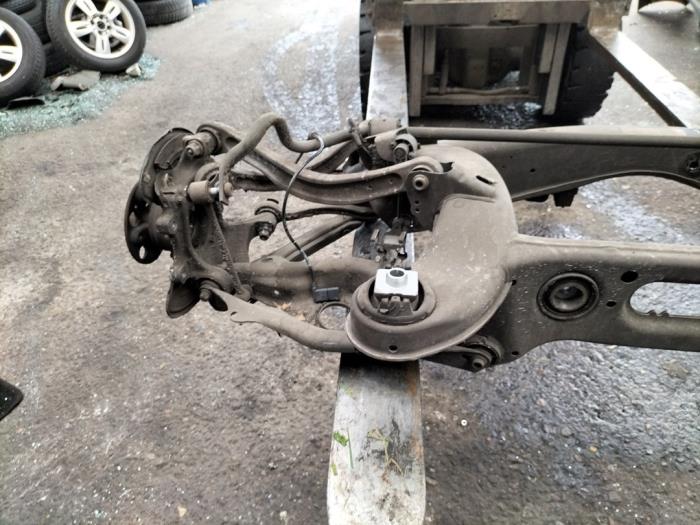Used Subframe Mercedes E (W213) E-220d 2.0 Turbo 16V Price € 400,00 Margin scheme offered by de Graaf autodemontage B.V.