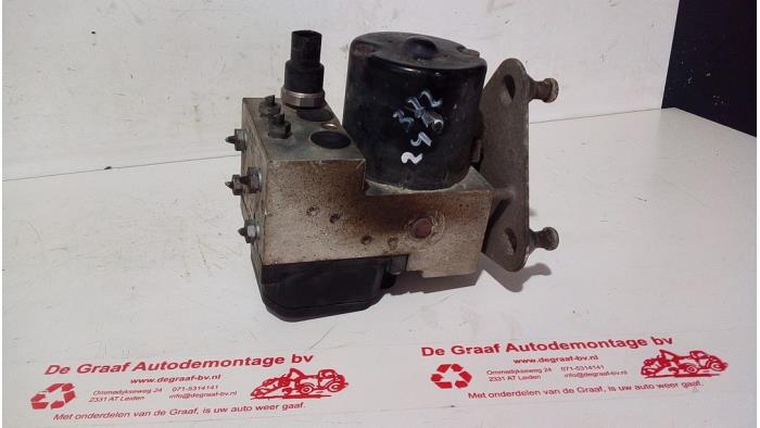 Begagnade ABS-pump Mercedes A (W168) 1.6 A-160 Pris € 40,00 Marginaltabell erbjuds av de Graaf autodemontage B.V.