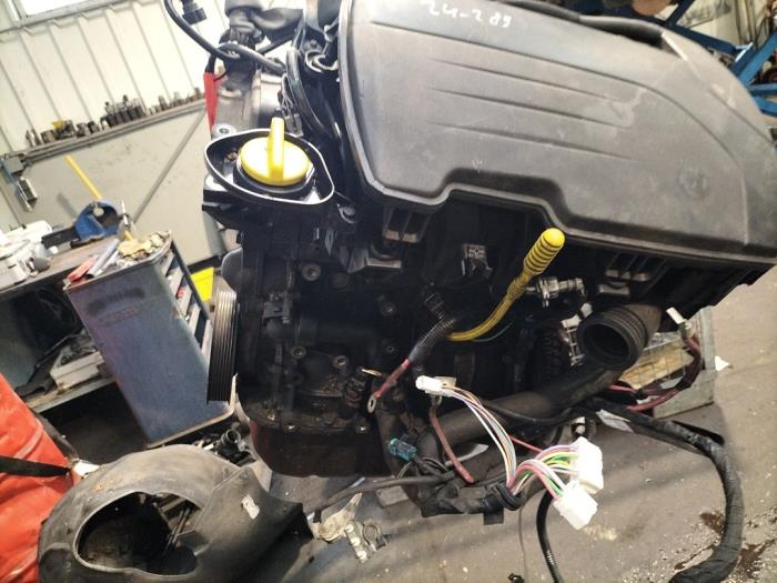 Używane Silnik Renault Clio III (BR/CR) 1.2 16V 75 Cena € 375,00 Procedura marży oferowane przez de Graaf autodemontage B.V.