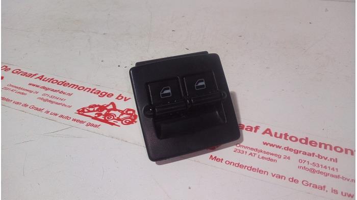 Usados Interruptor combinado de ventanillas Volkswagen New Beetle (9C1/9G1) 1.6 Precio € 35,00 Norma de margen ofrecido por de Graaf autodemontage B.V.