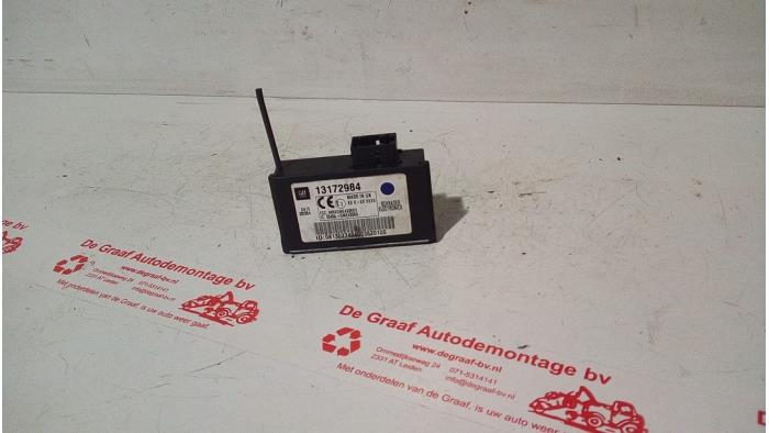 Begagnade Däcktrycksmodul Opel Signum (F48) 3.2 V6 24V Pris € 45,00 Marginaltabell erbjuds av de Graaf autodemontage B.V.