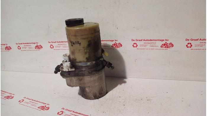 Usagé Pompe de direction Opel Signum (F48) 3.2 V6 24V Prix € 90,00 Règlement à la marge proposé par de Graaf autodemontage B.V.