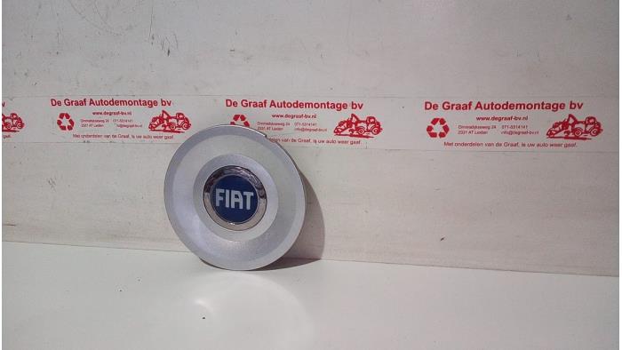 Używane Kolpak Fiat Idea (350AX) 1.4 16V Cena € 12,50 Procedura marży oferowane przez de Graaf autodemontage B.V.