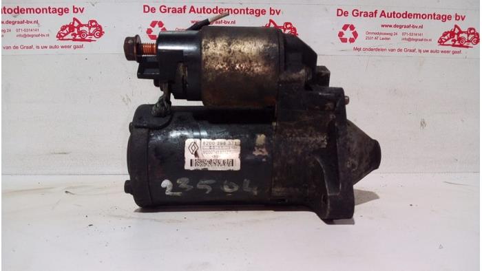 Used Starter Renault Clio III (BR/CR) 1.4 16V Price € 30,00 Margin scheme offered by de Graaf autodemontage B.V.