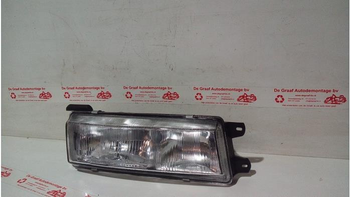 Używane Reflektor prawy Mitsubishi Colt Cena € 48,40 Z VAT oferowane przez de Graaf autodemontage B.V.