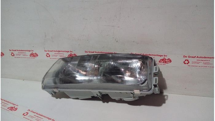 Używane Reflektor lewy Mitsubishi Galant Cena € 50,00 Procedura marży oferowane przez de Graaf autodemontage B.V.